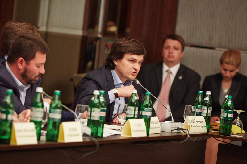 У Харкові відбувся Всеукраїнський круглий стіл національного єднання