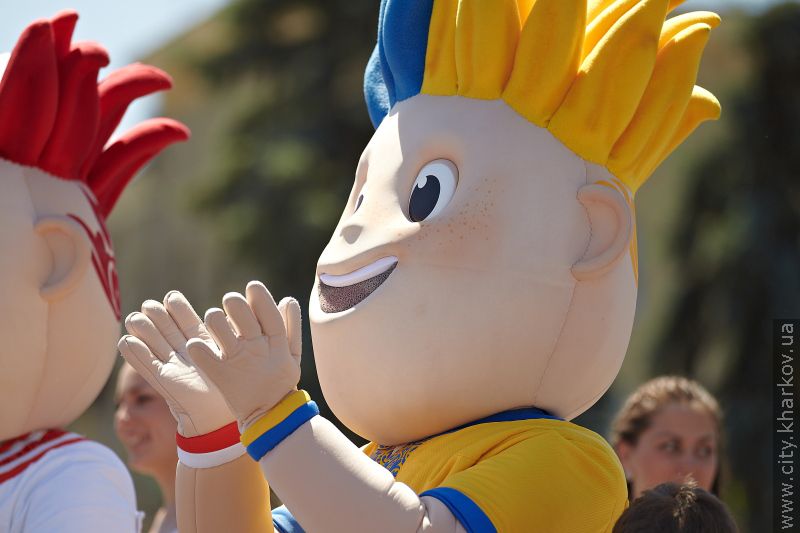 Геннадій Кернес і Михайло Добкін відкрили Парк розваг на площі Свободи