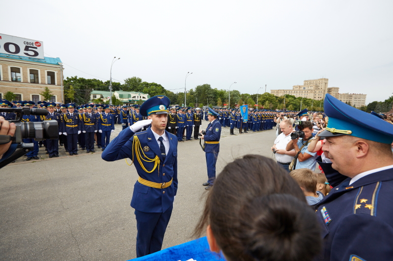 Випуск молодих офіцерів університету Повітряних Сил пройшов на площі Свободи