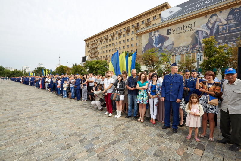 Випуск молодих офіцерів університету Повітряних Сил пройшов на площі Свободи