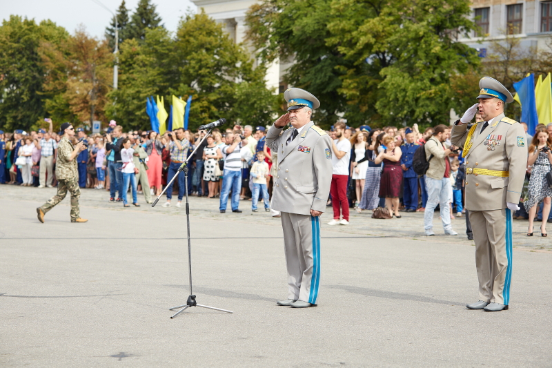 Випуск молодих офіцерів університету Повітряних Сил пройшов на площі Свободи