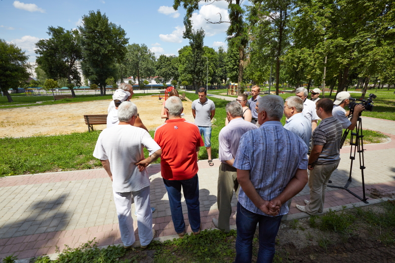 Реконструкцію скверу Ілліча планують закінчити до Дня міста