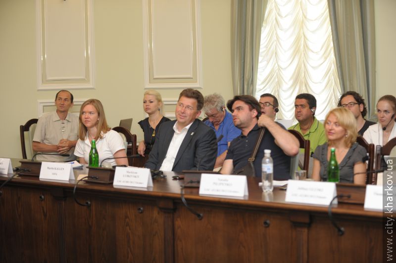 Геннадій Кернес презентував Харків іноземним журналістам
