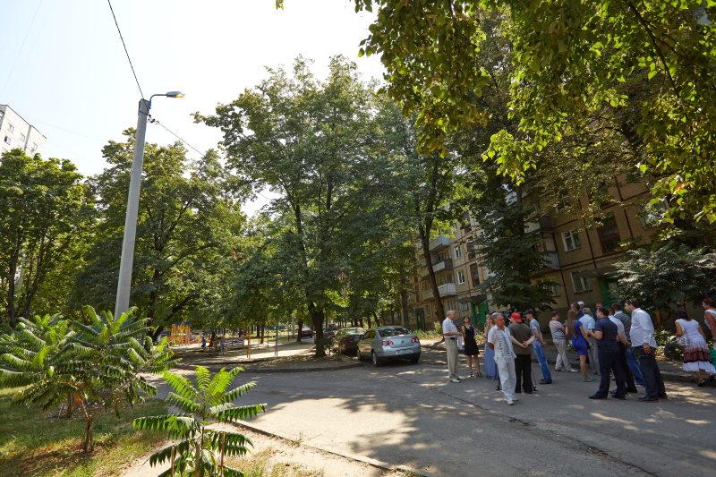 На Салтівці встановили 200 нових світильників