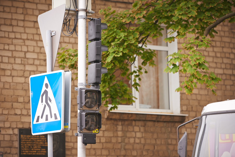 На перетині Пушкінської та Петровського з'явилися світлофори