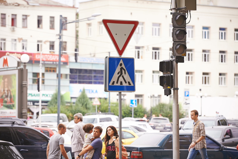 На перетині Пушкінської та Петровського з'явилися світлофори