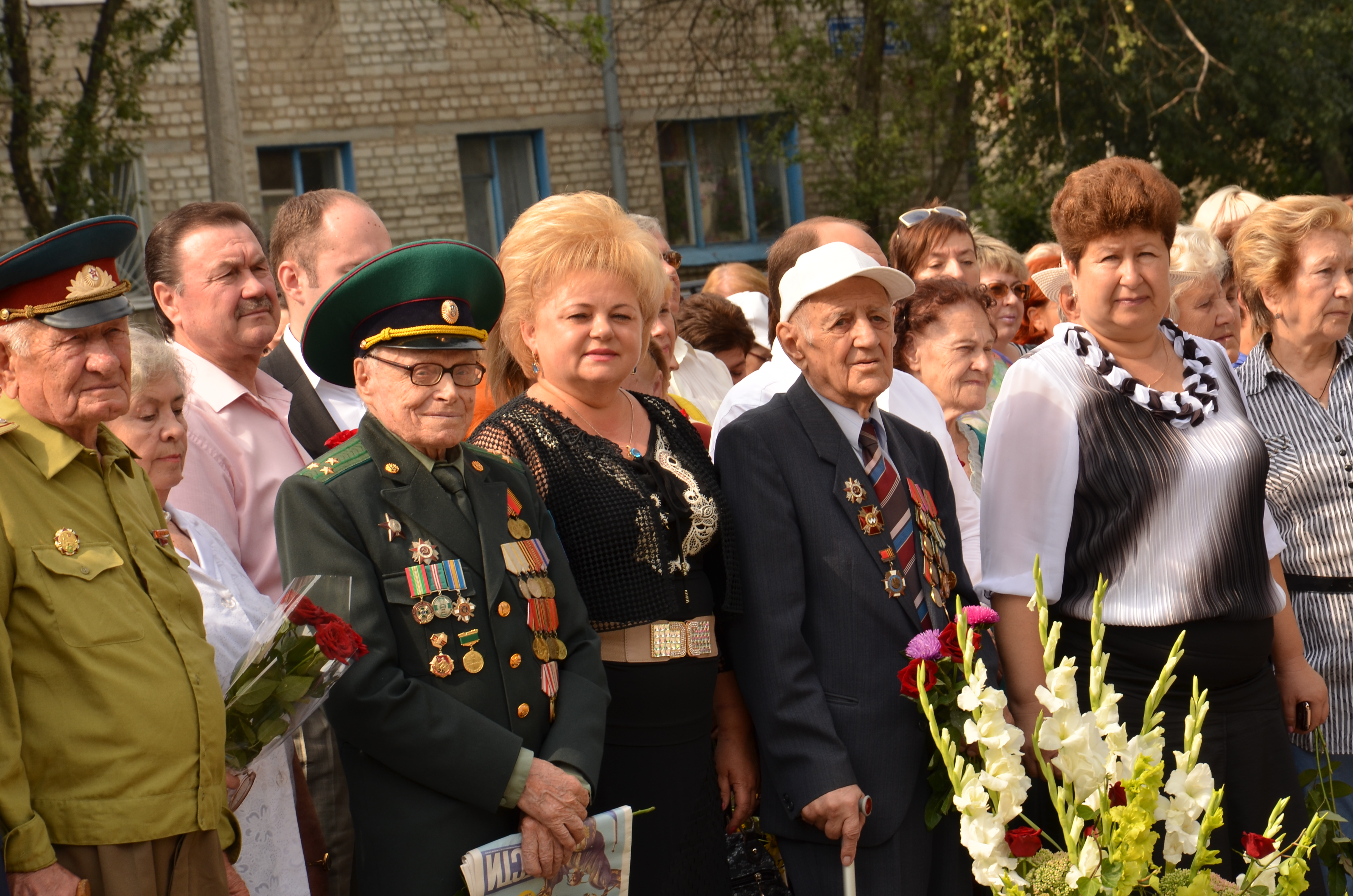 У районах Харкова пройшли цивільні панахиди з нагоди Дня визволення міста (доповнено)