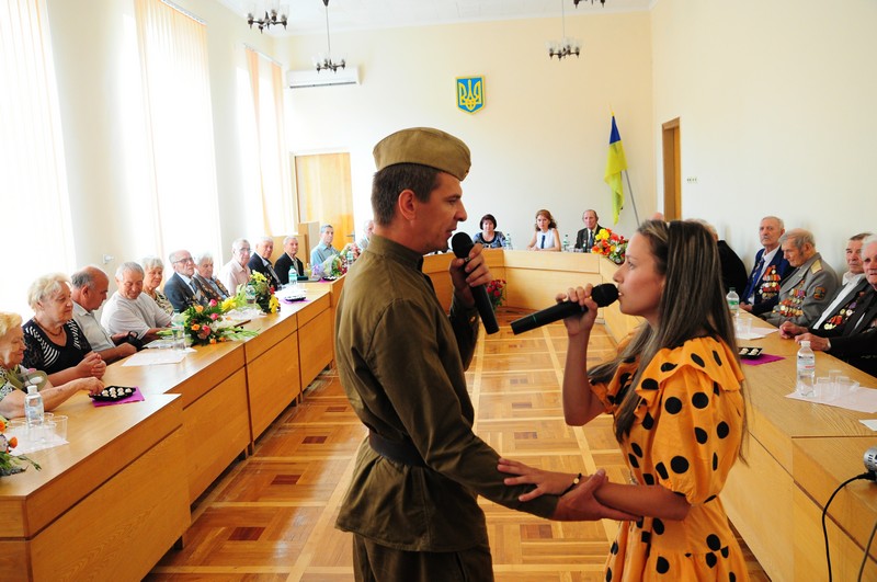 У районах міста ветеранів привітали з Днем міста