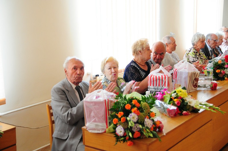 У районах міста ветеранів привітали з Днем міста