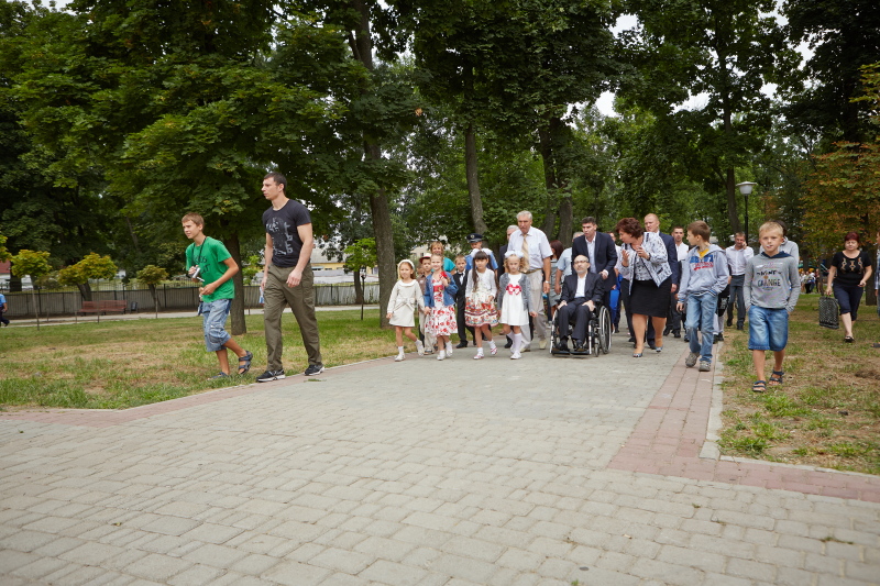 Сквер за ДК Ілліча відкрився після реконструкції