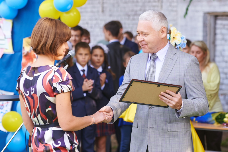 У фізико-математичному ліцеї №27 відзначили День знань