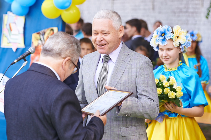 У фізико-математичному ліцеї №27 відзначили День знань