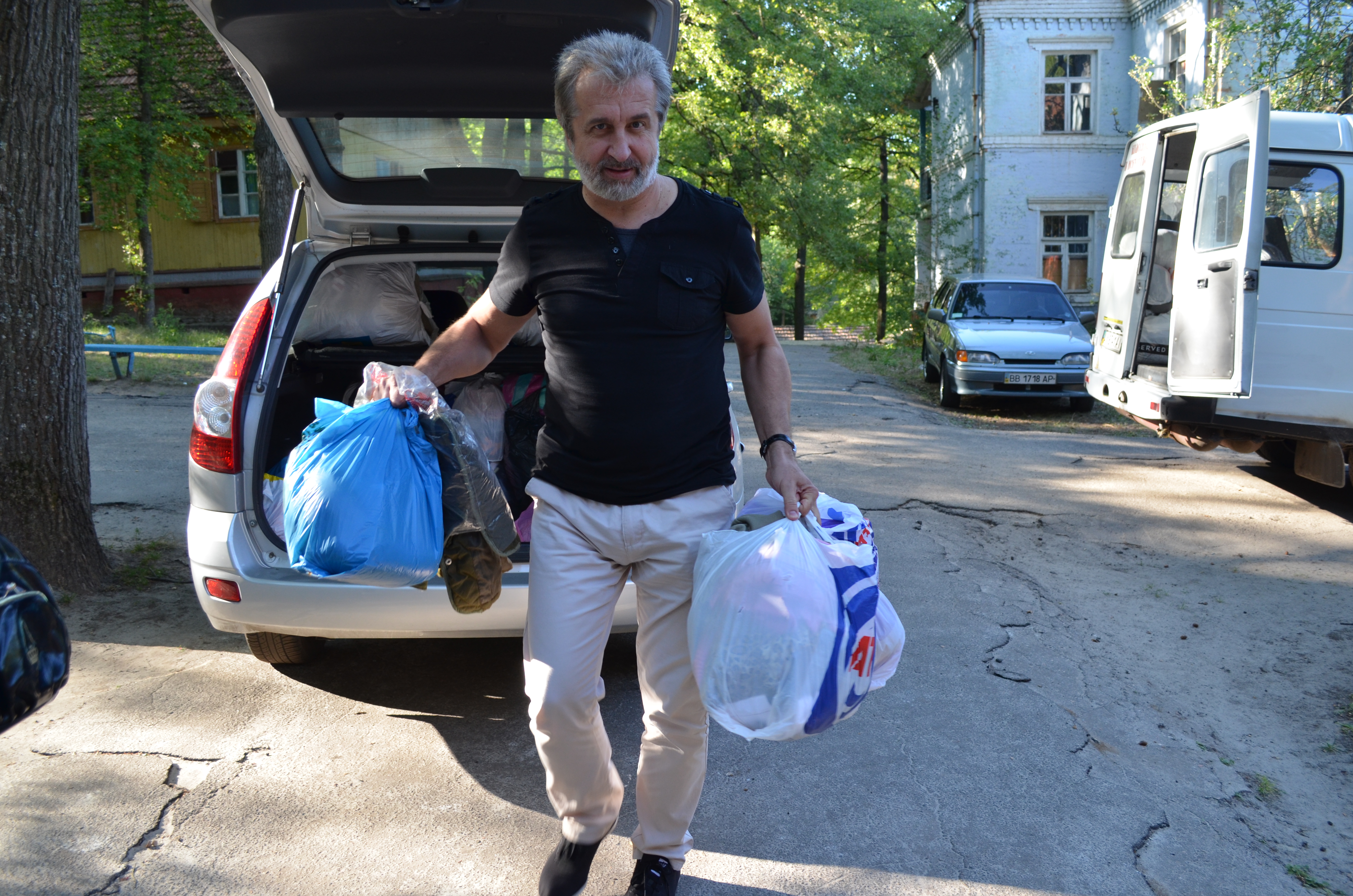Артисти Харківської філармонії виступили для переселенців з Донбасу