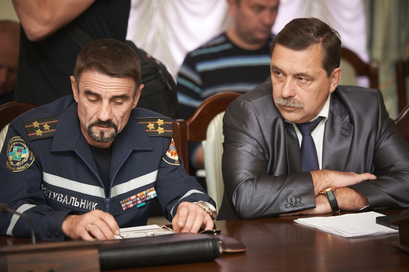 На кордоні Харківської області почали будувати оборонні споруди