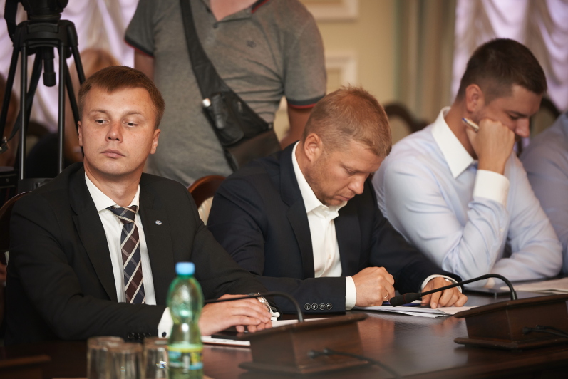 На кордоні Харківської області почали будувати оборонні споруди