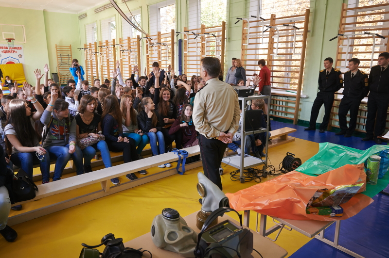 Університет цивільного захисту знайомить школярів з азами професії рятувальника