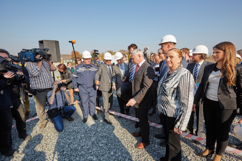 Переселенці з Донбасу отримали перші сертифікати на проживання в модульних будиночках
