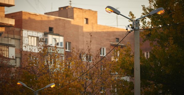 В районі заводу Шевченка реконструювали вуличне освітлення