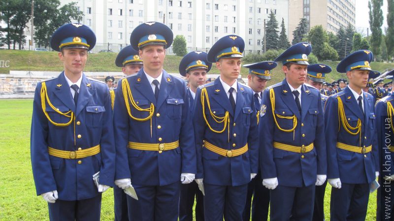 Михайло Фатєєв привітав випускників Харківського університету Повітряних Сил ім. Івана Кожедуба