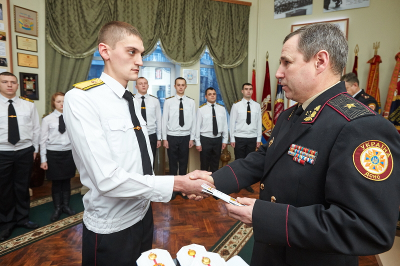 Харківські рятувальники отримали звання лейтенанта