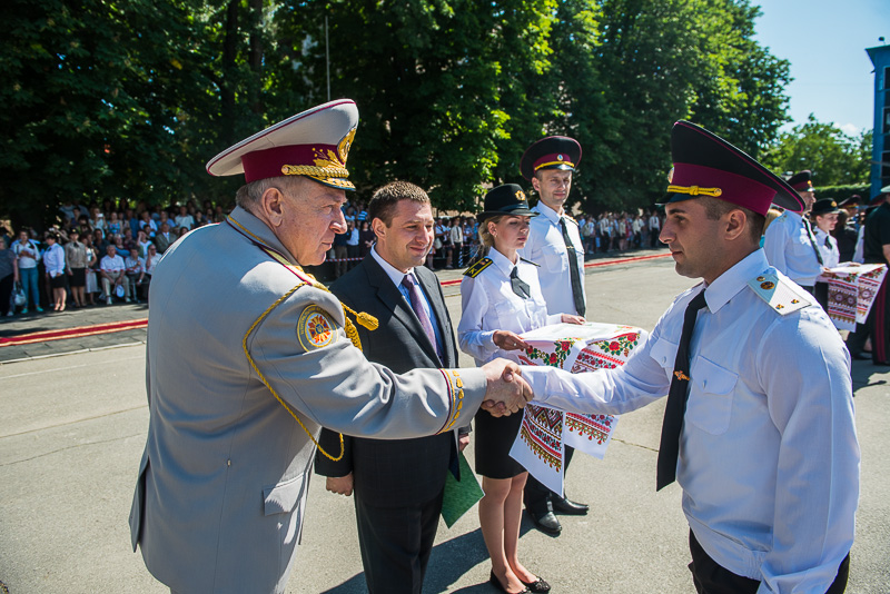 Харківські рятувальники отримали звання лейтенанта