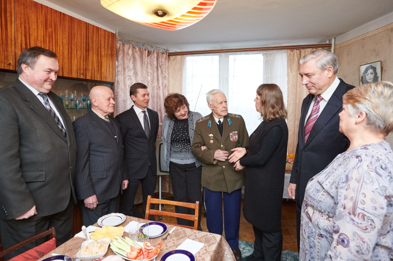 Ветеран війни Андрій Пивоваров відзначає своє 90-річчя
