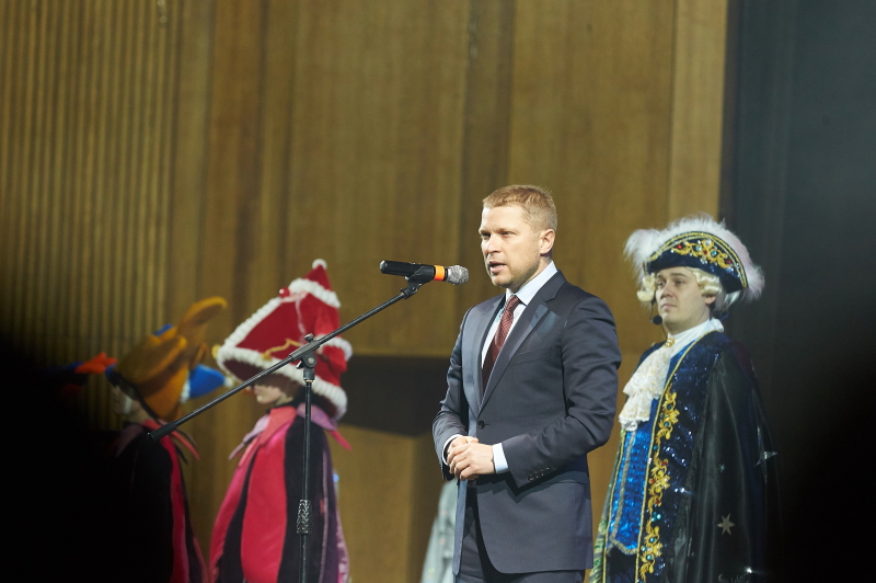 В оперному театрі розпочався показ новорічної казки «Бал Снігуроньки»