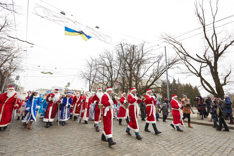 У Харкові вперше пройшов фестиваль-конкурс Дідів Морозів