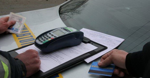 У Харкові штраф ДАІ можна заплатити на місці правопорушення