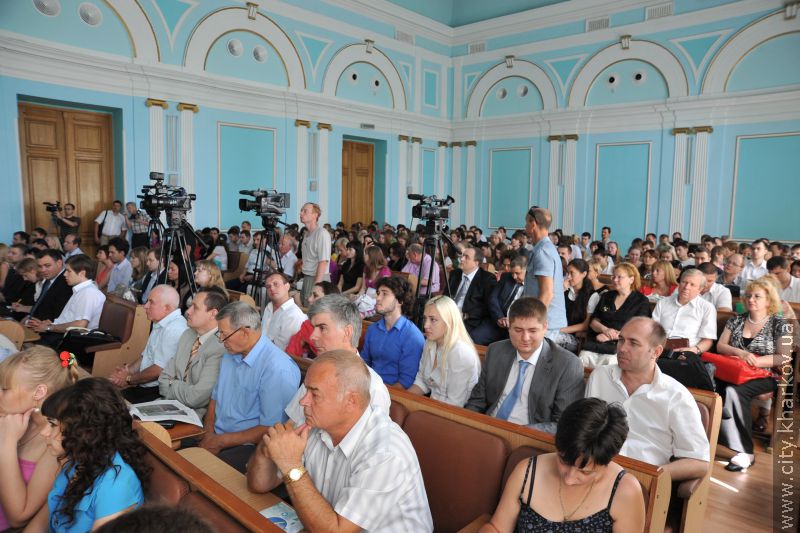 У Харкові проходить всеукраїнська конференція, присвячена 15-річчю Конституції України