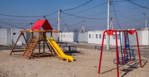 У модульному містечку встановлюють дитячі майданчики та проводять Інтернет