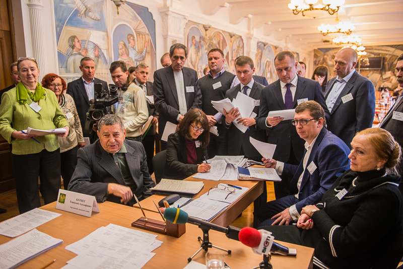 Геннадій Кернес провів особистий прийом громадян в аерокосмічному університеті