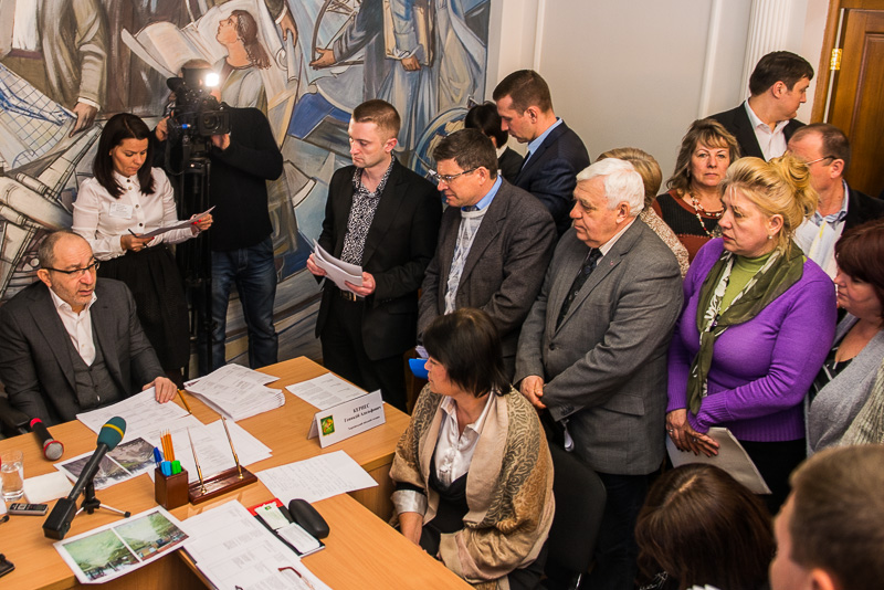 Геннадій Кернес провів особистий прийом громадян в аерокосмічному університеті