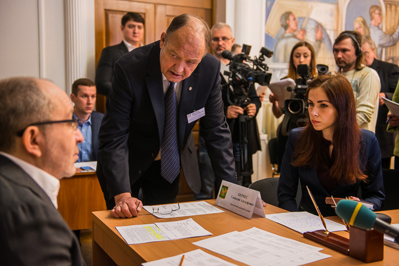 Геннадій Кернес провів особистий прийом громадян в аерокосмічному університеті