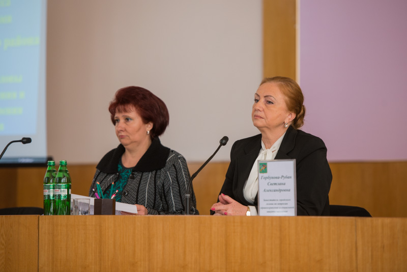 Реконструкцію скверу Радянської України планують завершити до Дня міста