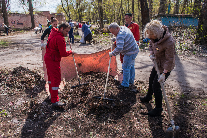 У Харкові проходить загальноміський суботник (оновлено)
