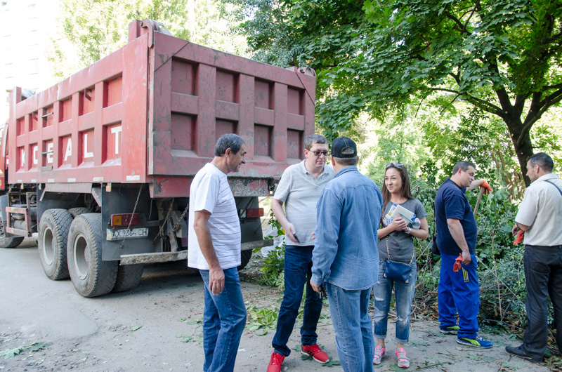 У Харкові проходить загальноміський суботник (оновлено)
