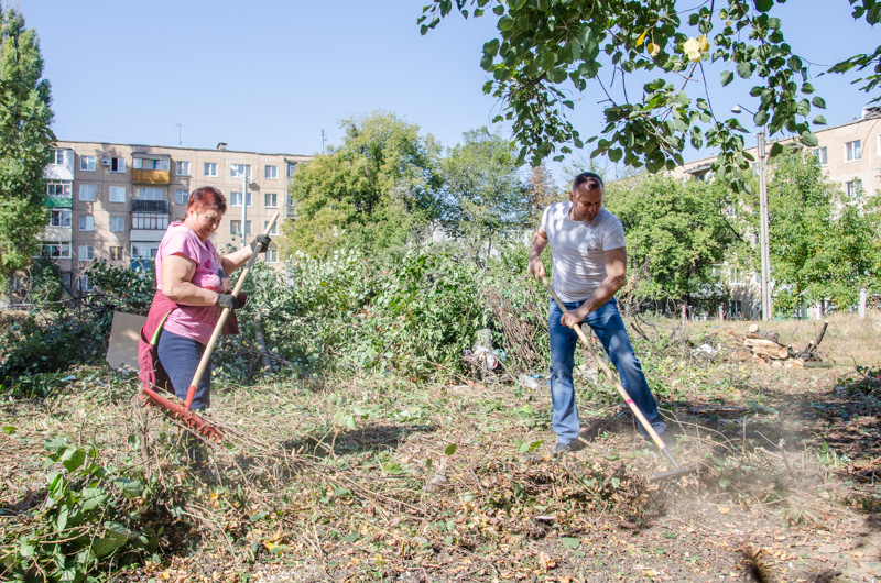 У Харкові проходить загальноміський суботник (оновлено)