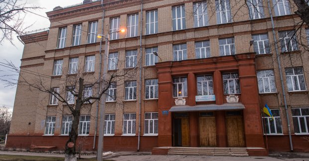 Біля школи №124 на Салтівці встановили світильники