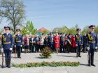 У селищі Жихар поклали квіти до оновленого меморіалу