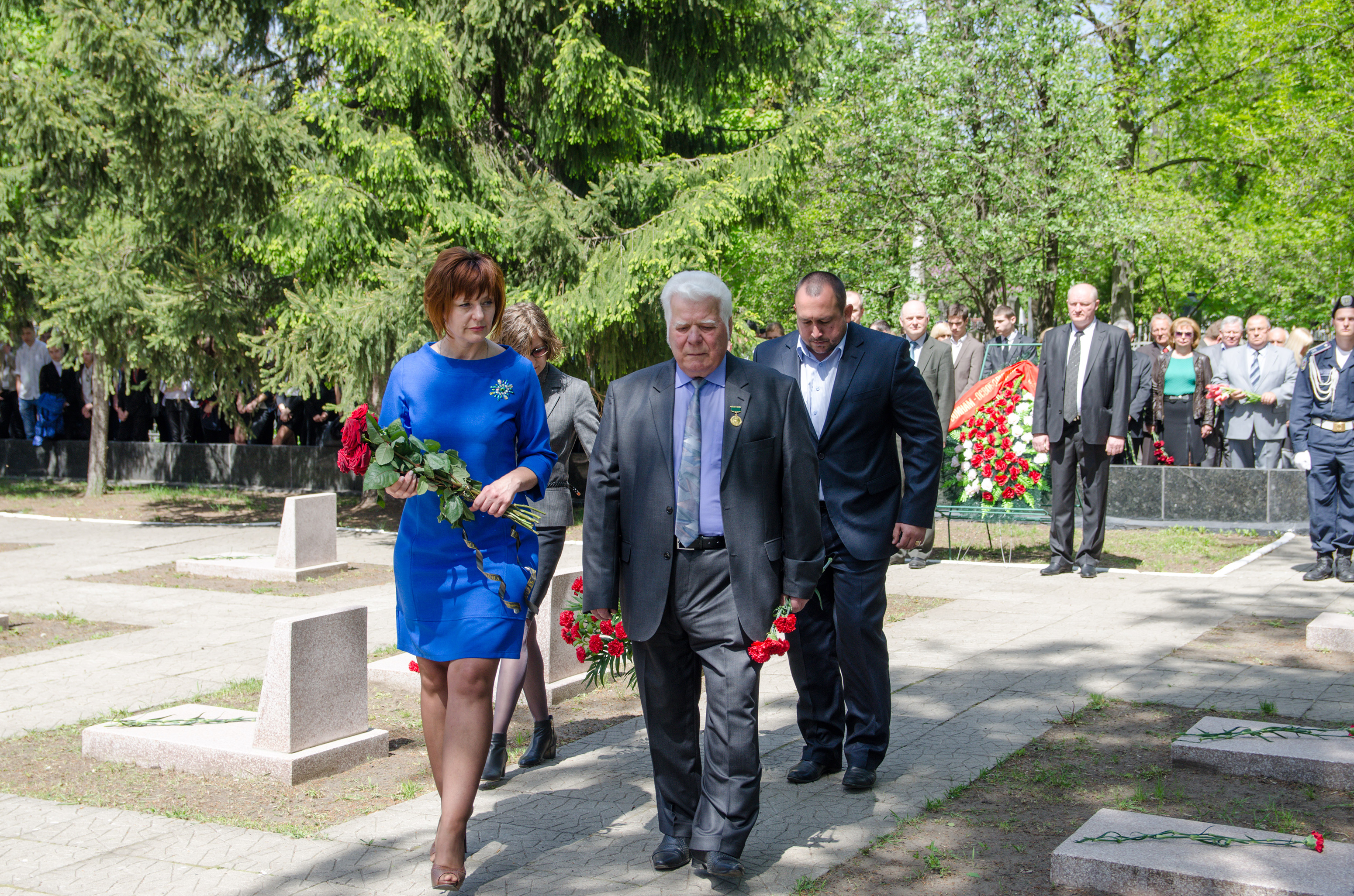 У Комінтернівському районі поклали квіти до пам'ятника Невідомому солдату