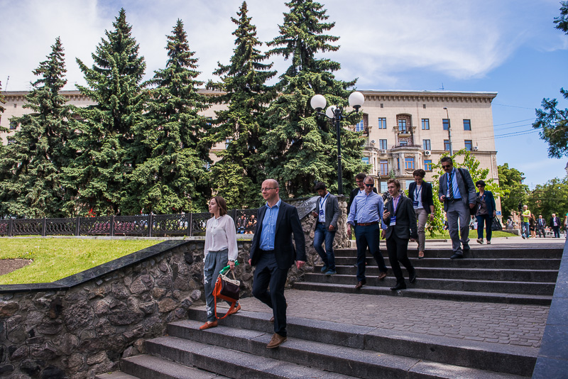 Для учасників Генеральної Асамблеї провели екскурсію по місту