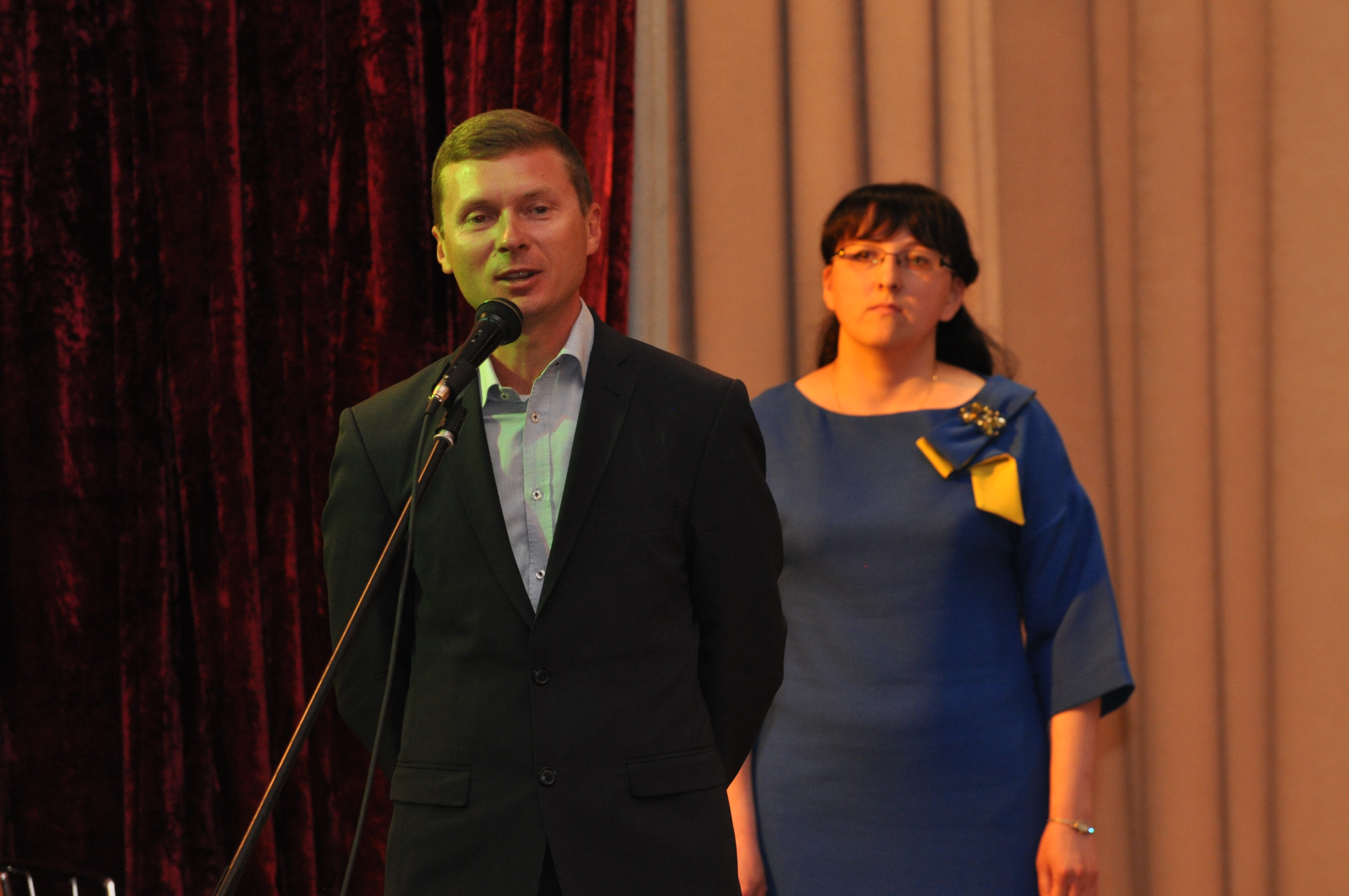 В Орджонікідзевському районі нагородили кращих вчителів і школярів