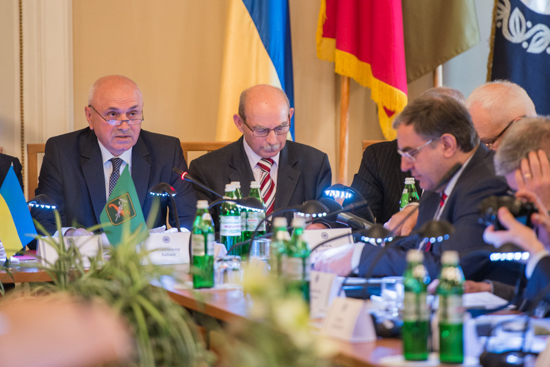 У Харкові проходить міжнародна конференція за участю Лешека Бальцеровича