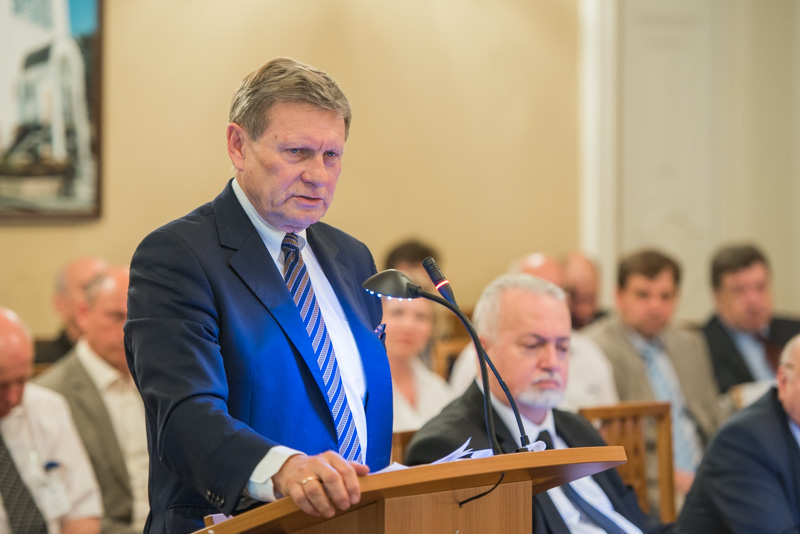 У Харкові проходить міжнародна конференція за участю Лешека Бальцеровича