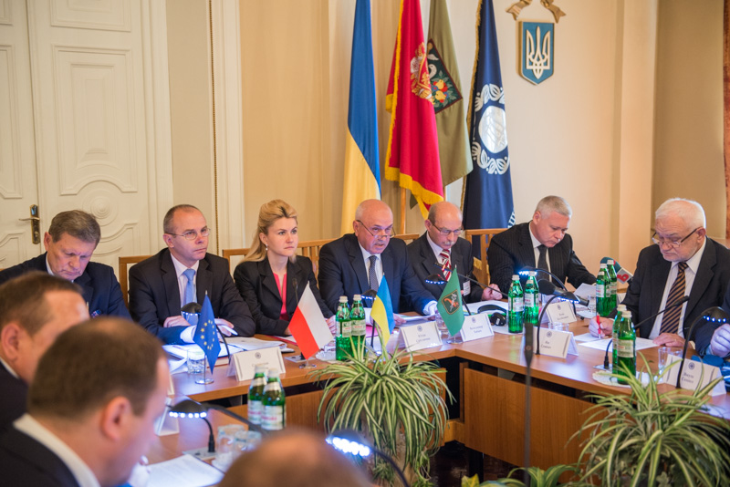 У Харкові проходить міжнародна конференція за участю Лешека Бальцеровича