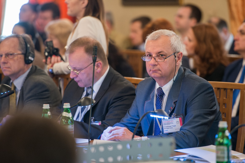 У Харкові проходить міжнародна конференція за участю Лешека Бальцеровича