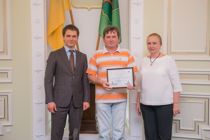 У Харкові нагородили організаторів весільного рекорду