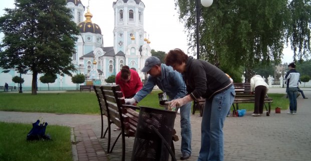 В Орджонікідзевському районі впорядкували Свято-Олександрівську площу