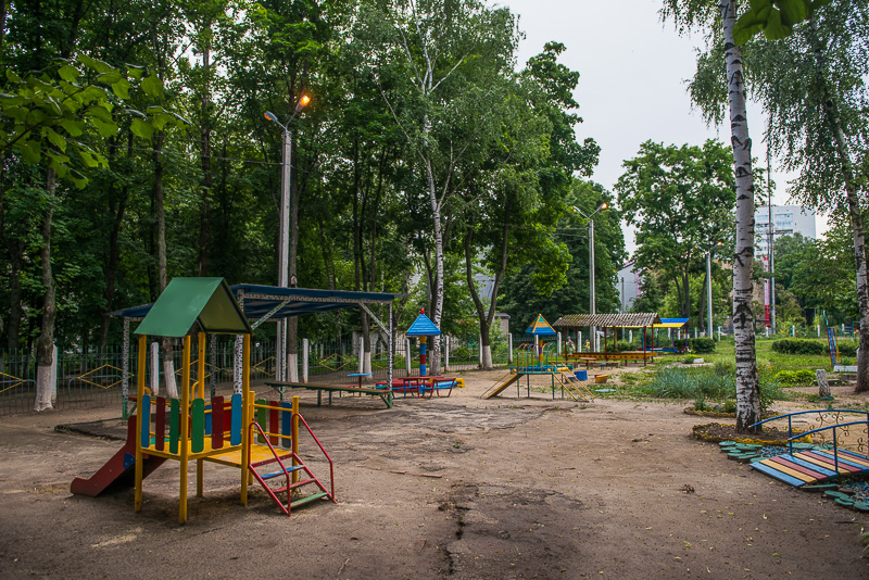 Біля 50 навчальних закладів міста встановили зовнішнє освітлення